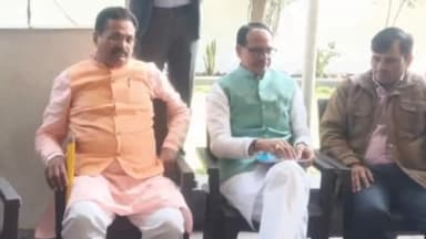 पवई: पवई विधायक पहलाद लोधी ने पूर्व मुख्यमंत्री शिवराज सिंह चौहान से की मुलाकात