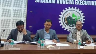 कांके: हेमंत सरकार के 4 साल पूरे होने पर रांची स्थित चैंबर भवन में कार्यकारिणी समिति की हुई बैठक