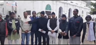 सुल्तानपुर: कांग्रेसी कार्यकर्ताओं ने अपनी विभिन्न मांगों को लेकर जिलाधिकारी को प्रेषित ज्ञापन जनता दर्शन में सौंपा