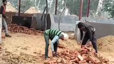 बिलारी: फतेहपुर नत्था गांव में गौशाला के निर्माण का निरीक्षण करने पहुंचे उप जिलाधिकारी राजबहादुर सिंह