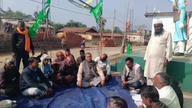 बगोदर: मुंडरो में झारखंड के आन्दोलनकारी स्वर्गीय गिरधारी महतो की पुण्यतिथि मनाने को लेकर झामुमो की हुई बैठक