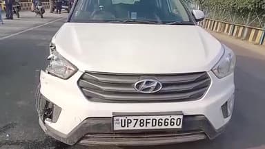 कानपुर: नवाबगंज के गंगा बैराज पर कार ने मारी बाइक में टक्कर,बच्ची समेत तीन लोग घायल