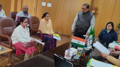 हज़ारीबाग: उपायुक्त के जनता दरबार में एक दर्जन से अधिक मामले आए,सभी आवेदनों को उपायुक्त ने निष्पादन करने का दिया निर्देश।