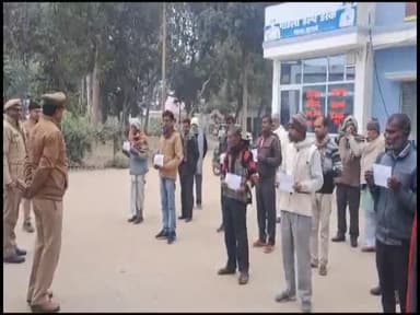 हरदोई: सुरसा थाने में क्षेत्र के 16 हिस्ट्रीशीटर हाजिरी देने पहुंचे, अपराध न करने की खाई कसम