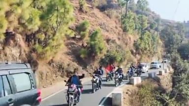 थलीसैंण: बैजरों से थैलीसेंण तक निकाली गई अक्षत कलश यात्रा, लोगों ने किया स्वागत