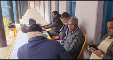 जगदीशपुर: जगदीशपुर प्रखंड में हुए पंचायत उपचुनाव में जीते हुए पांचों वार्ड सदस्यों को बीडीओ ने दिया जीत का प्रमाण पत्र