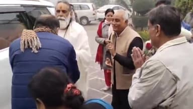 जगाधरी: भाजपा प्रदेश कार्यकारिणी सदस्य दविंदर चावला के घर पर पहुंचे महामंडलेश्वर ज्ञानानंद स्वामी महाराज, गीता सार की दी जानकारी