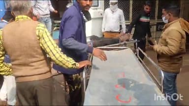 राघोगढ़: रुठियाई पुलिस चौकी के सामने कार और बाइक के बीच हुई टक्कर, बाइक सवार महिला की हुई मौत व एक युवक हुआ गंभीर घायल