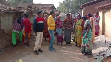 भरनो: बेरीटोली से जतरगड़ी तक हो रहे सड़क निर्माण कार्य में अनियमितता का आरोप, कांग्रेस नेताओं ने निर्माण कार्य को कराया बंद