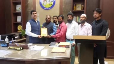 कांके: सर्वधर्म सदभावना समिति द्वारा रांची नगर निगम के अधिकारियों को किया गया सम्मानित