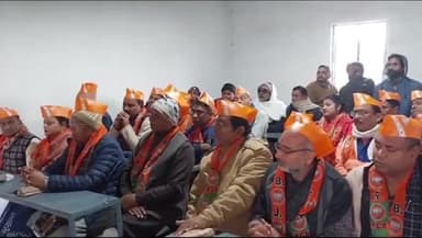 जगदीशपुर: नया टोला के पास बीजेपी कार्यकर्ताओं ने सुनी प्रधानमंत्री की मन की बात, पूर्व कृषि मंत्री हुए शामिल