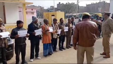 सवायजपुर: हरपालपुर थाने में पुलिस ने 40 हिस्ट्रीशीटरों की ली हाजिरी, अपराध से दूर रहने की हिदायत