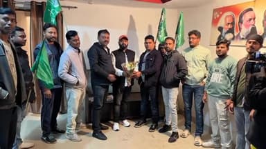 कांके: रांची के अल्बर्ट एक्का चौक के पास जेएमएम जिला युवा मोर्चा के कोषाध्यक्ष बनाए जाने पर अजीत नायक का किया गया स्वागत