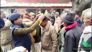 डुमरा: जिला मुख्यालय डुमरा के गृह रक्षा वाहिनी कार्यालय में एक साथ 430 होमगार्ड के रिटायर जवानों को दी गई विदाई