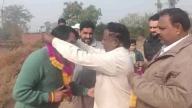 कालका: गांव बाढ़ गोदाम में जजपा के प्रदेश प्रवक्ता ने सुनी लोगों की समस्याएं, अधिकारियों को हल करने के लिए कहा