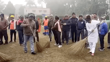 सिंगरौली: बैढन शहर में सिंगरौली विधायक रामनिवास शाह, सामाजिक संगठनों व व्यापार मंडल ने चलाया स्वच्छता अभियान