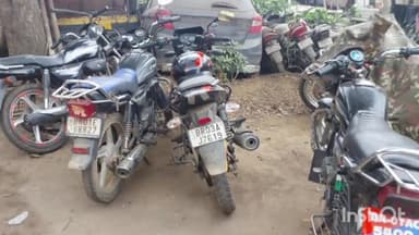 बिहटा: भोजपुर में बिहटा पुलिस ने छापेमारी कर चोरी की चार बाइक के साथ तीन युवक को किया गिरफ्तार