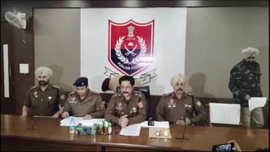 ਪਟਿਆਲਾ: ਗੈਂਗਸਟਰ ਜੱਗੂ ਧੂਰਕੋਟ ਦੇ 2 ਗੁਰਗੇ ਪੁਲਿਸ ਵੱਲੋਂ ਅਸਲੇ ਸਮੇਤ ਕਾਬੂ ਐਸਐਸਪੀ ਵਰੁਣ ਸ਼ਰਮਾ ਨੇ ਪੁਲਿਸ ਲਾਈਨ ਚ ਦਿੱਤੀ ਜਾਣਕਾਰੀ