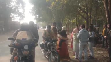 इकौना: सहेट महेट में दो बाईकों में हुई टक्कर   महिला सहित दो लोग हुए घायल, दोनों जिला अस्पताल पर