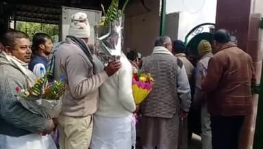 पटना ग्रामीण: 10 सर्कुलर रोड स्थित राबड़ी आवास पर पूर्व सीएम राबड़ी देवी के जन्मदिन के मौके पर लोगों की उमड़ी भीड़