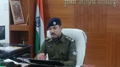 नरसिंहपुर: ध्वनि विस्तारक यंत्रों का उपयोग निर्धारित मापदंड पर हो किया गया हेल्पलाइन नम्बर जारी एसपी ऑफिस में एसपी ने दी जानकारी