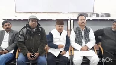 आगरा: संजय प्लेस में बैठक आयोजित कर विपक्षी नेताओं ने नगर निगम पर लगाया भ्रस्टाचार का आरोप,स्लॉटर हाउस से जुड़ा हैं मामला