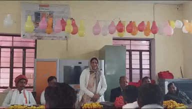 रामगढ़ पचवारा: रामगढ़ पचवारा के पंचायत समिति परिसर में प्रधान की उपस्थिति में कार्मिकों ने मनाया नववर्ष स्नेह मिलन समारोह