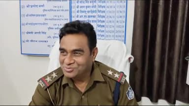 पवई: सुधीर कुमार बेगी थाना प्रभारी पवई  ने बच्चों को गुब्बारे किए वितरण  मीडिया को दी प्रतिक्रिया