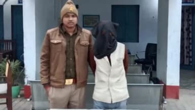 इकौना: गिलौला पुलिस ने एक अदद नजायज चाकू के साथ एक अभियुक्त को किया गिरफ्तार