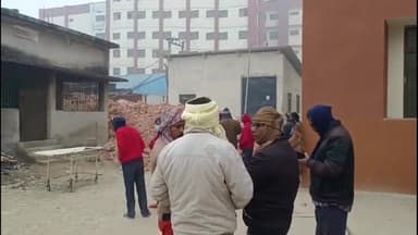 नरकटियागंज: मुफस्सिल थाना क्षेत्र के शेखोना मठ गांव में एक स्कॉर्पियो चालक की चाकू गोदकर की गई हत्या