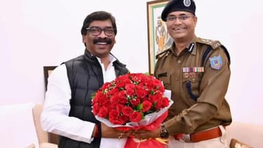 कांके: मुख्यमंत्री आवासीय कार्यालय पहुंचे अधिकारियों ने सीएम से मुलाकात कर दी नववर्ष की बधाई