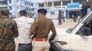 सासाराम: मोकर गांव में असमाजिक तत्वों ने डॉग स्क्वायड के टीम पर किया हमला, एक डॉग स्क्वायड का कर्मी हुआ घायल