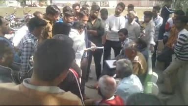 मारवाड़ जंक्शन: मारवाड़ जंक्शन पंचायत समिति रोड बजरी से भरे ट्रैक्टर की टक्कर से महिला की मौत पुलिस पहुंची मौके पर शव को लिया कब्जे में