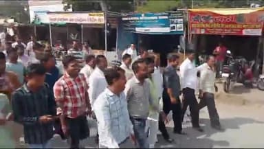 समुद्रपूर: हिट अँड रन कायद्याच्या विरोधात शहरात वाहन चालकांचा एल्गार; कायदा रद्द करण्याची तहसिलदारांमार्फत मुख्यमंत्र्यांकडे मागणी