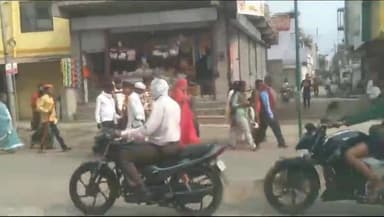 हिंगणघाट: कैलास बाबांच्या जयंतीदिनी राष्ट्रसंत तुकडोजी महाराज यांच्या पुतळ्याजवळून शहरातील मुख्य मार्गाने काढण्यात आली शोभायात्रा