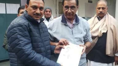 चरखी दादरी: कांग्रेसी नेता सुमितशर्मा डूडीवाला ने दिल्ली में प्रदेश प्रभारी दीपक बावरिया से मिलकर च. दादरी के हालातों से करवाया अवगत