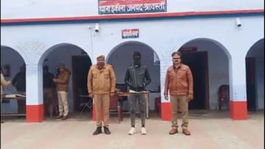 इकौना: इकौना पुलिस ने बलरामपुर बहराइच बाईपास वीरपुर मोड़ के पास से दुष्कर्म के वांछित अभियुक्त को किया गिरफ्तार