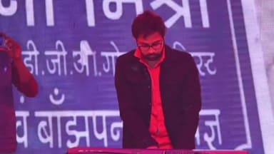 हरदोई: नुमाइश मैदान में आयोजित हरदोई मेला महोत्सव के कार्यक्रम संगीत संध्या में गायक कलाकारों ने बांधा समां