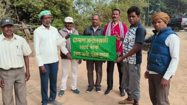 भरनो: मिशन चौक के समीप झारखंड आंदोलनकारियों ने मनाया स्थापना दिवस