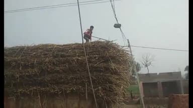 इकौना: बिजली के खम्भे से टकराई गन्ने से लदी अनियंत्रित ट्रैक्टर ट्राली,क्षतिग्रस्त हुआ पोल,टला बड़ा हादसा