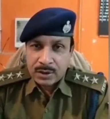 फुलवारी: हवाई अड्डा थाने के एक पुलिसकर्मी ने अपने सर्विस रिवॉल्वर से खुद को मारी गोली, उपचार जारी