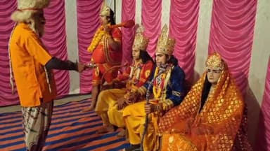 डूंगरपुर: ऊपरगाव में भगवान श्री राम के राज्याभिषेक के साथ रामलीला का हुआ समापन, जय श्री राम के गूंजे जयकारे