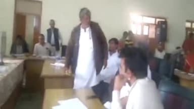 सिणधरी: सिणधरी पंचायत समिति सभागार में केंद्र व राज्य सरकार की योजनाओं की समीक्षा बैठक हुई आयोजित