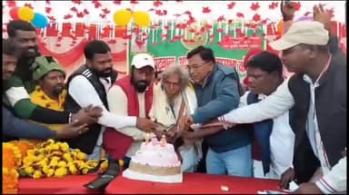 तोपचांची: खुरडीह में घटवार महासभा के संस्थापक वीर दुर्गा सिंह घटवार का मनाया गया102वॉ जन्मोत्सव,सैकड़ो की संख्या में लोग रहे मौजूद