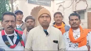 धार: ग्राम धुलेट के पंच व ग्रामीणो ने भ्रष्टाचार की जांच हेतु कलेक्टर को दिया ज्ञापन, पंचप्रतिनिधि हरिराम चौहान ने दी जानकारी