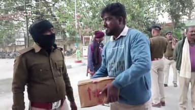 बाजपट्टी: मधुरापुर गांव से पुलिस ने नेपाली शराब के साथ एक तस्कर को किया गिरफ्तार