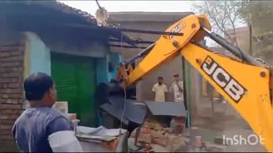 भाटापारा: बस स्टैंड व रेस्ट हाउस के पास हुए अतिक्रमण पर चला भाटापारा नगर पालिका का बुल्डोजर