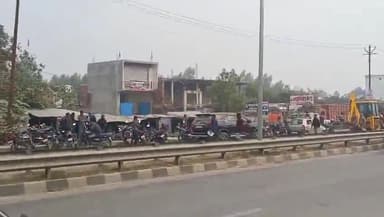 सुल्तानपुर: जिले में खत्म होगा जाम का झाम, डीएम-एसपी समेत अधिकारियों ने बस में बैठकर चौराहों का लिया जायजा