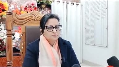 बहराइच: मेडिकल कॉलेज में सरकार द्वारा प्रदत्त सभी सुविधाएं मरीजों को करायी जाए उपलब्ध डीएम मोनिका रानी ने दी जानकारी