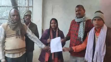 चौथम: पश्चिमी बौरने पंचायत के उप मुखिया के खिलाफ अविश्वास प्रस्ताव को लेकर 6 वार्ड सदस्यों ने मुखिया को दिया आवेदन